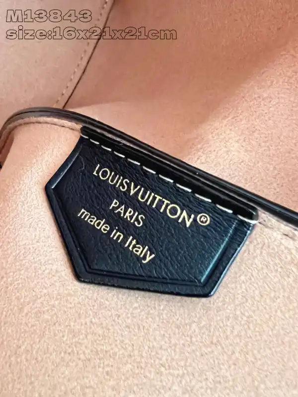 First bag ru Louis Vuitton Bloom PM-16*21*121CM