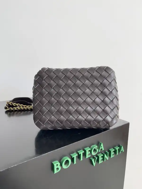 Yupoo bagsoffer Bottega Veneta Small Parachute Chain