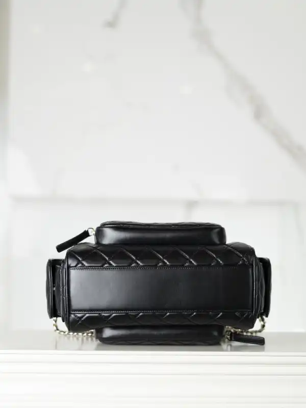 CHANEL CAMERA BAG-18-24-17CM