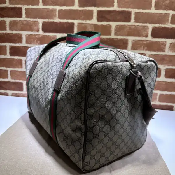 Gucci Medium duffle bag with Web