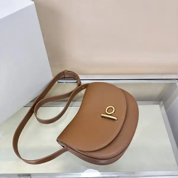 Bagsoffer yupoo Burberry Medium Rocking Horse Bag