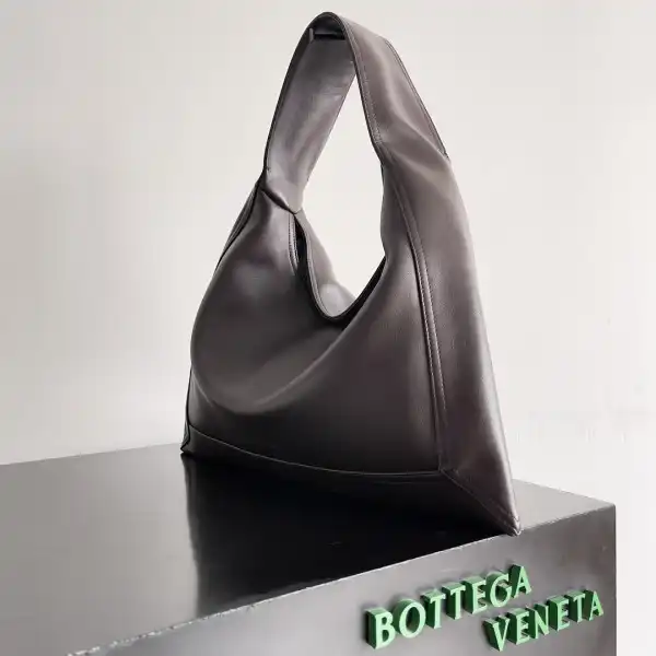 First bag ru Bottega Veneta Hop