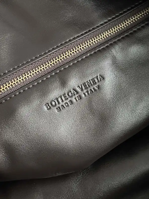 Bottega Veneta Large Hop