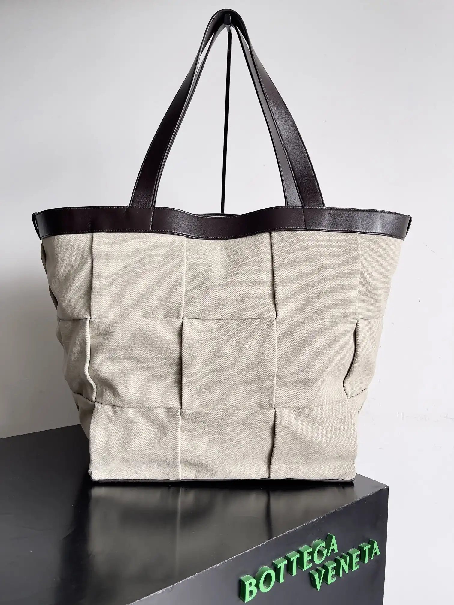 Bottega Veneta Arco Tote