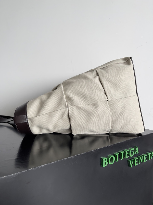 HOT SALE Bottega Veneta Arco Tote