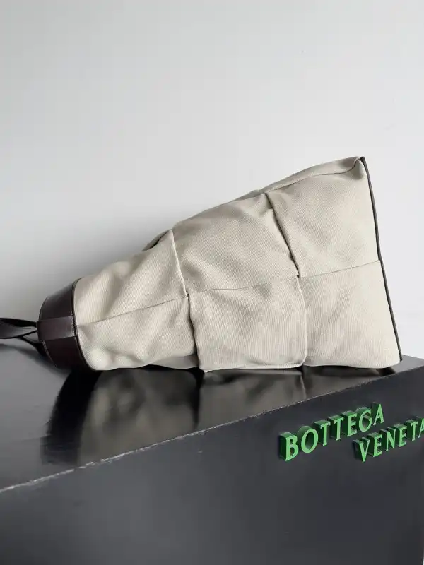 Bottega Veneta Arco Tote