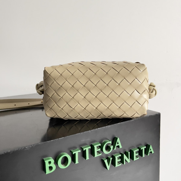 HOT SALE Bottega Veneta Loop Top Handle