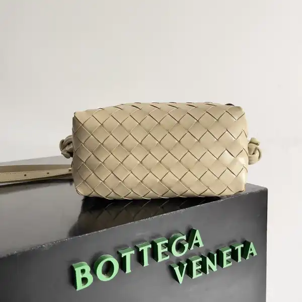 Bagsoffer Bottega Veneta Loop Top Handle