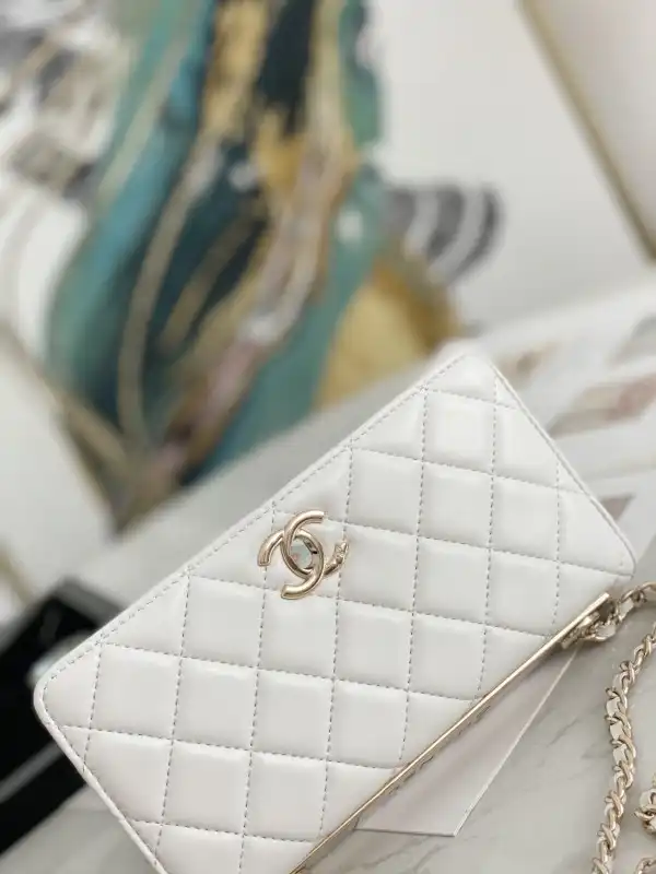 CHANEL TRENDY WOC-19CM