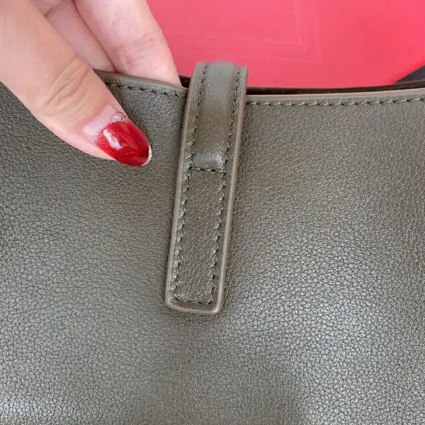 First bag ru YSL LE 5 À 7 SOFT SMALL HOBO BAG-23*22*8CM