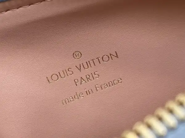 LOUIS VUITTON COUSSIN BB