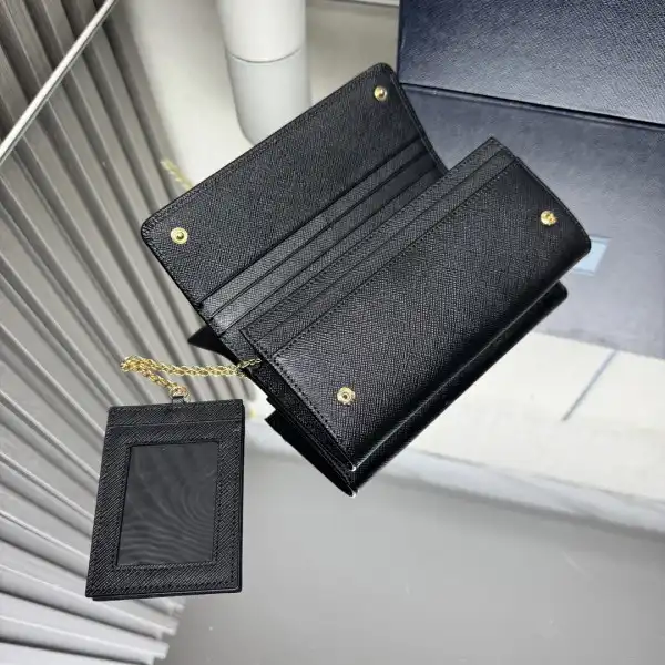 Bagsoffer yupoo Prada Large Saffiano Leather Wallet