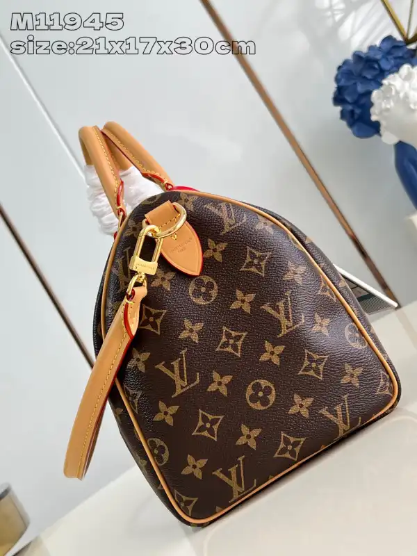 Repladies offers premium fake Louis bags at unbeatable prices. Our products are cheap because we focus on direct sales Louis Vuitton Speedy Soft 30 Crafty