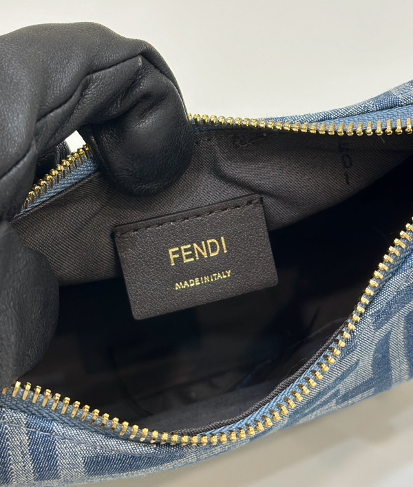 Fendi Fendigraphy Mini-13*7.5*20CM