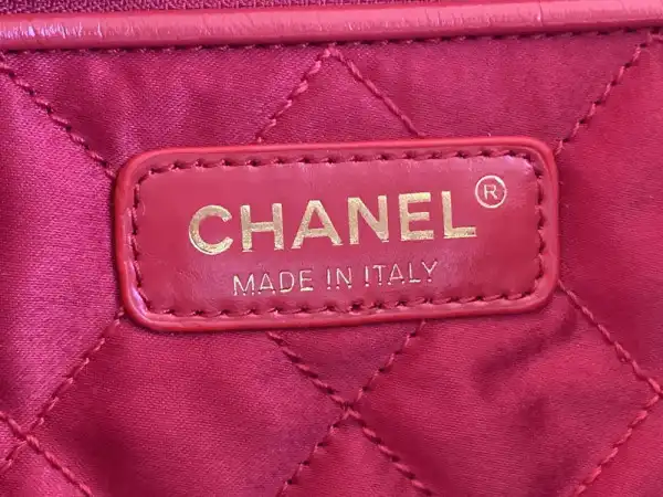 CHANEL 22 HANDBAG