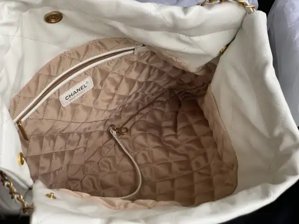 CHANEL 22 HANDBAG