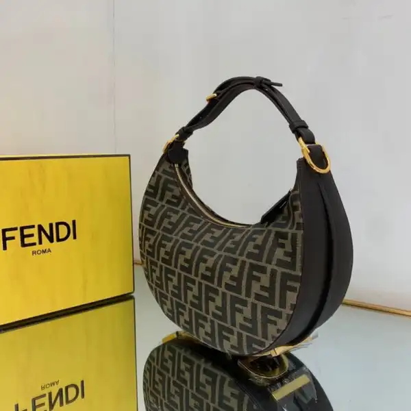 First bag ru Fendi Fendigraphy Small