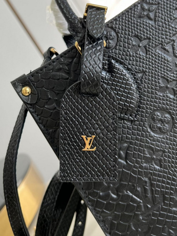 LOUIS VUITTON ONTHEGO PM