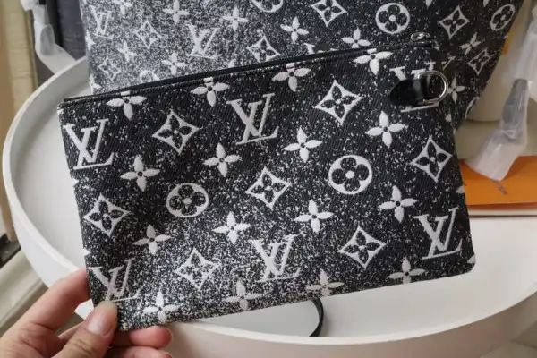 LOUIS VUITTON NEVERFULL MM