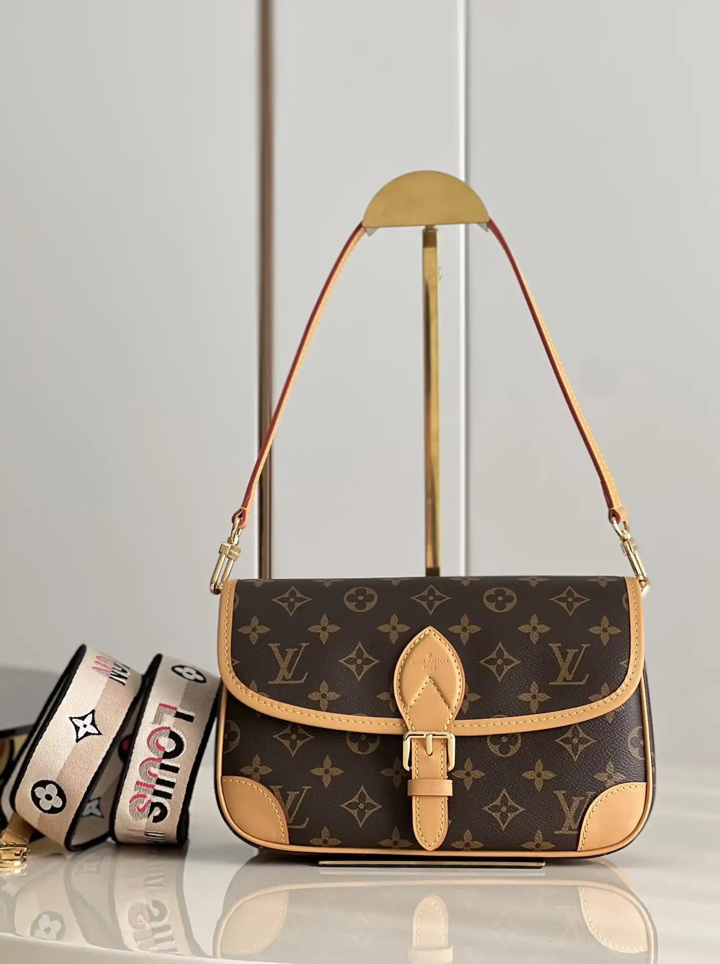 Frstbag ru LOUIS VUITTON Nano Diane