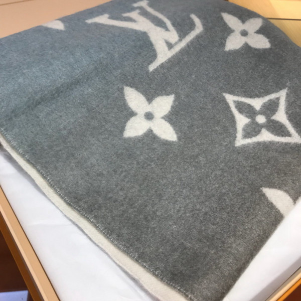 HOT SALE LOUIS VUITTON REYKJAVIK GRADIENT SCARF