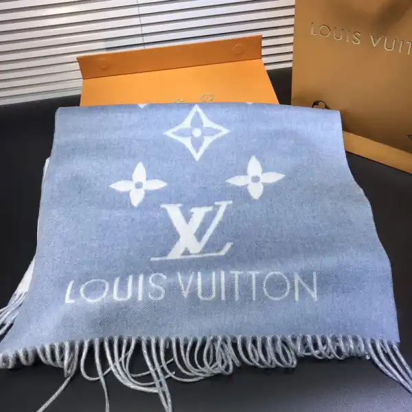 LOUIS VUITTON REYKJAVIK SCARF