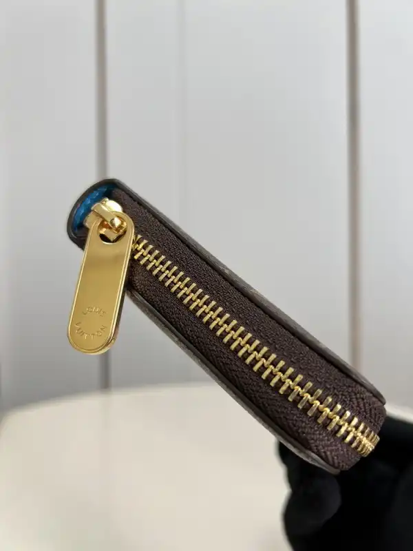 TO Louis Vuitton ZIPPY WALLET