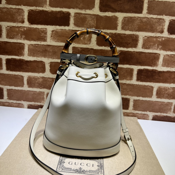 HOT SALE Gucci Diana small bucket bag