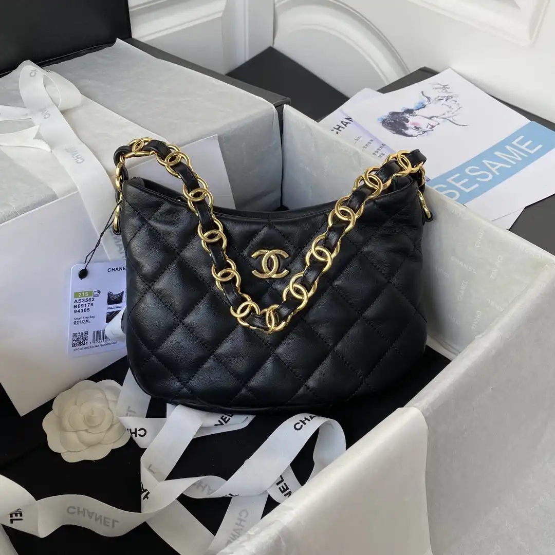 CHANEL HOBO HANDBAG