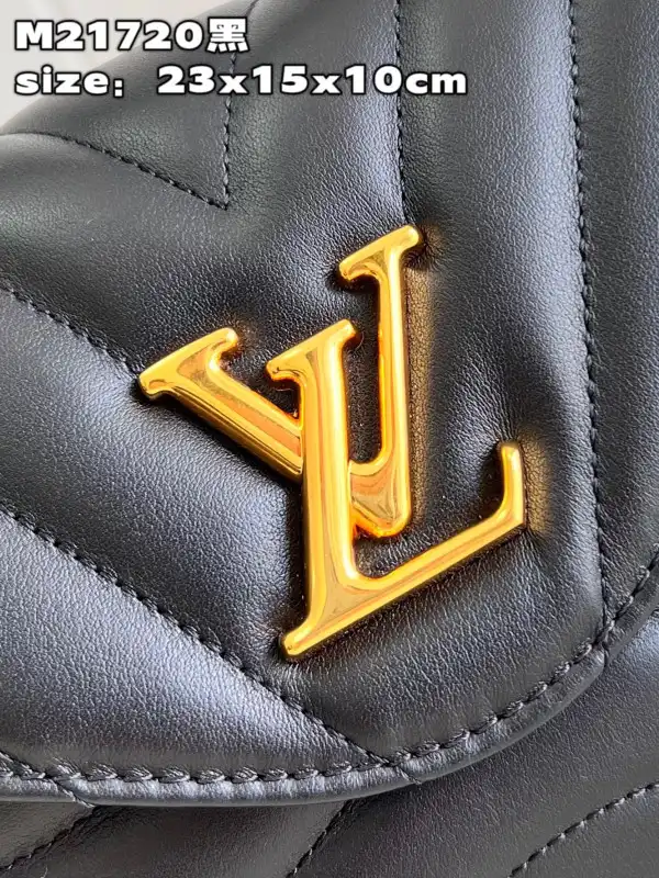 LOUIS VUITTON HOLD ME