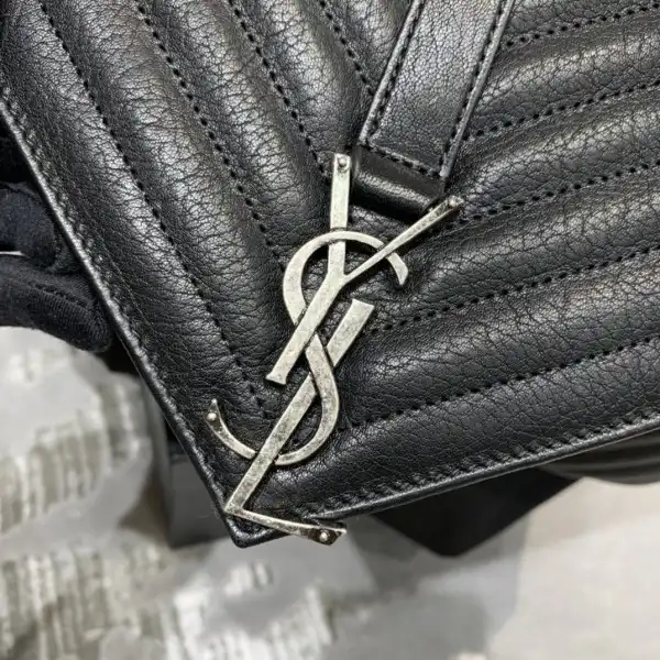 First Bag Ru YSL COLLEGE