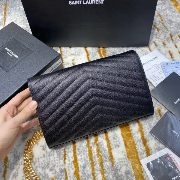 First bag ru YSL CASSANDRE MATELASSÉ CHAIN WALLET