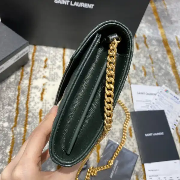 First bag ru YSL CASSANDRE MATELASSÉ CHAIN WALLET