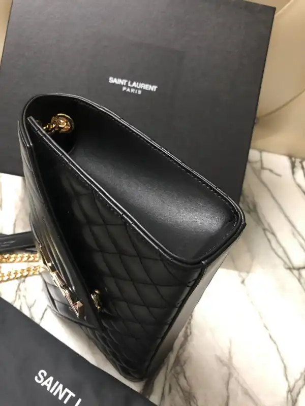 First bag ru YSL ENVELOPE MEDIUM BAG