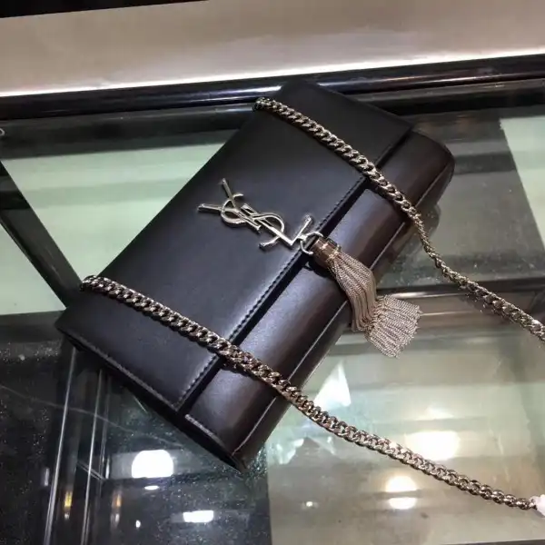 First Bag Ru YSL KATE MEDIUM