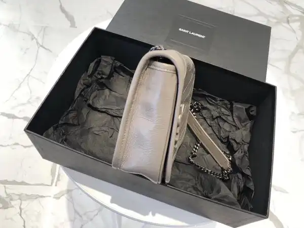 First bag ru YSL NIKI CHAIN WALLET