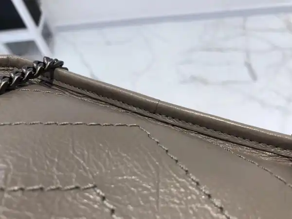 First bag ru YSL NIKI CHAIN WALLET