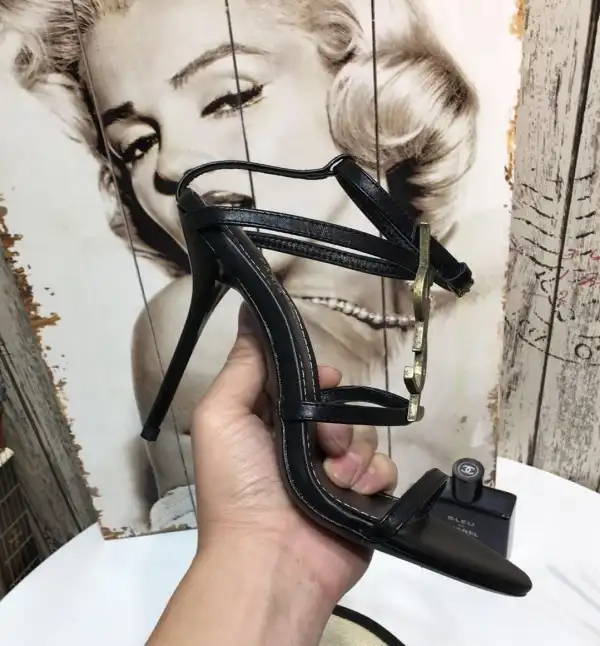 First bag ru YSL CASSANDRA PLATFORM SANDALS IN PATENT LEATHER