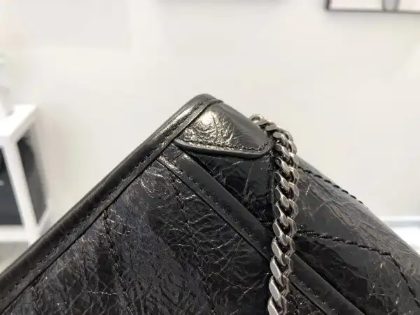 First Bag Ru YSL NIKI CHAIN WALLET