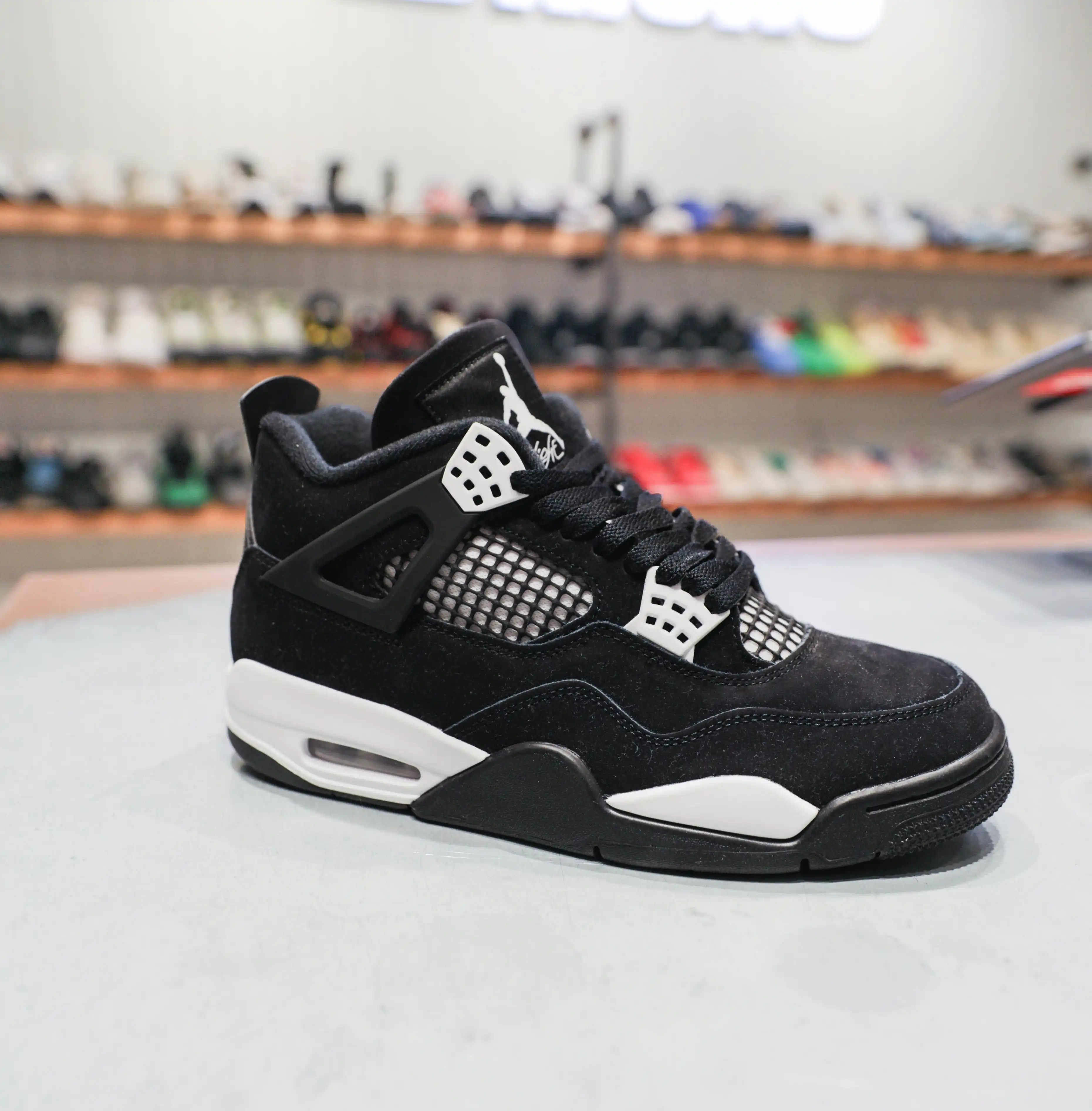 Jordan 4 Retro White Thunder