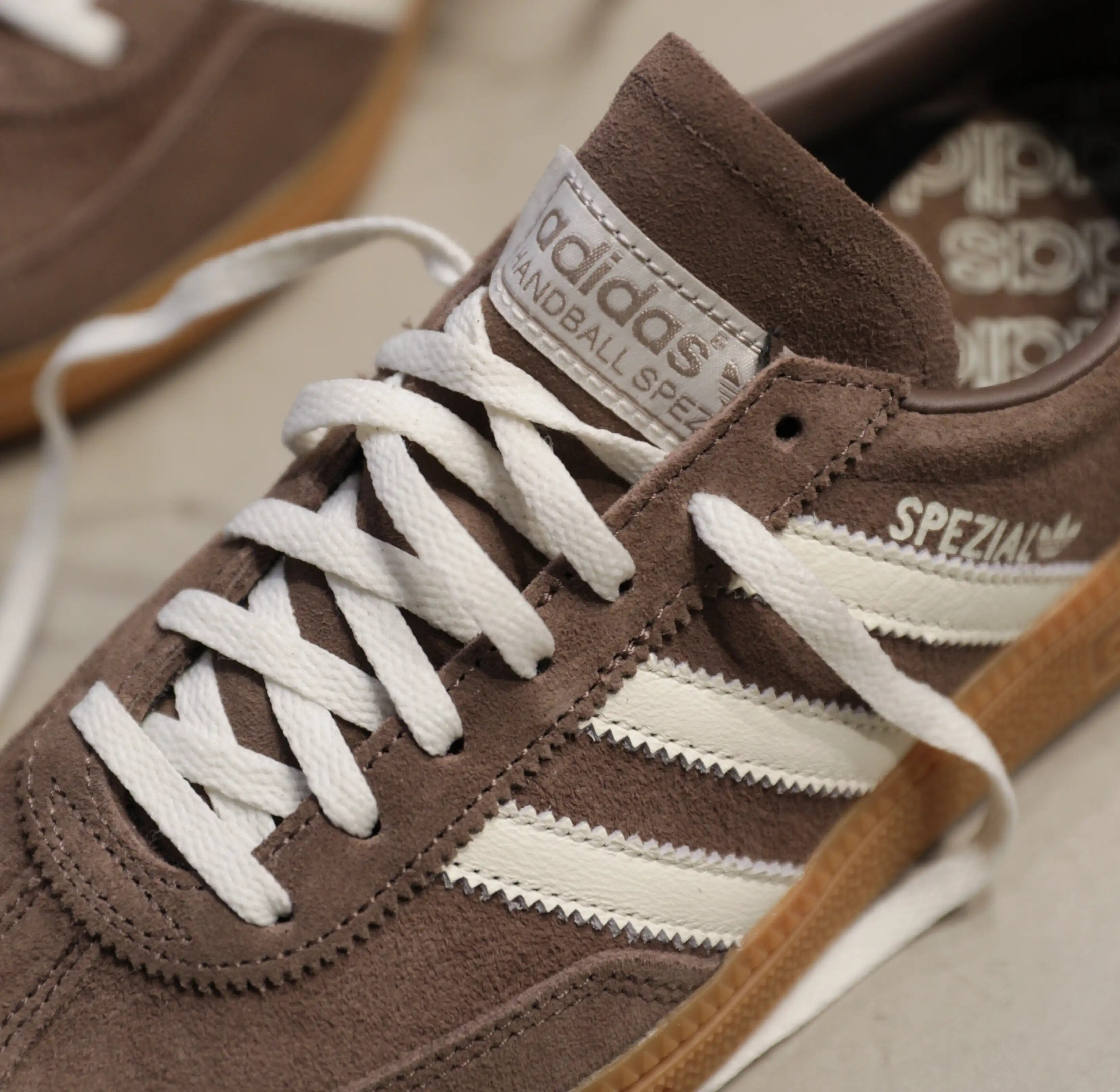 adidas Handball Spezial Earth Strata Gum W