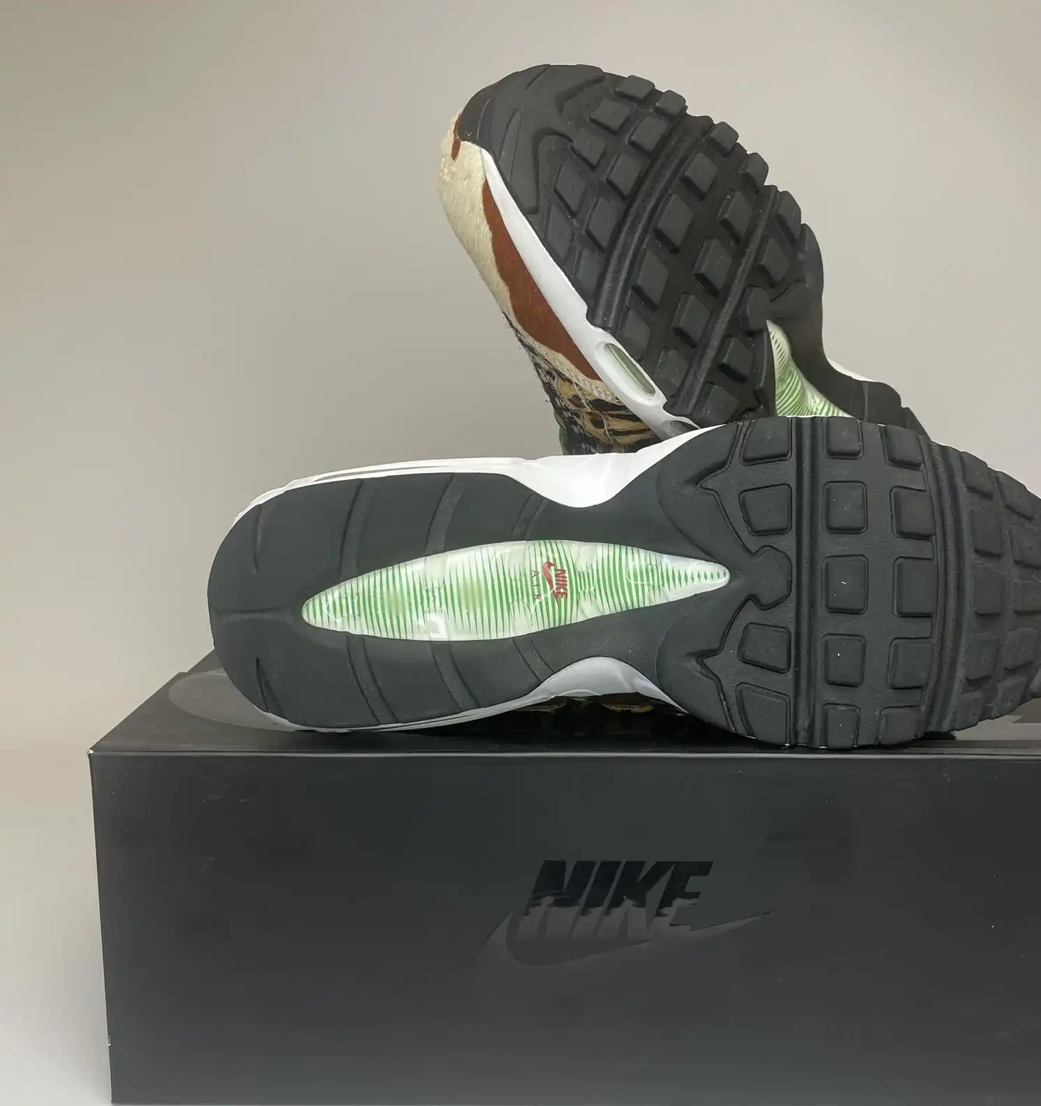 Nike Air Max 95 atmos Animal Pack 2.0 (All Black Box) (2018) UK8.5