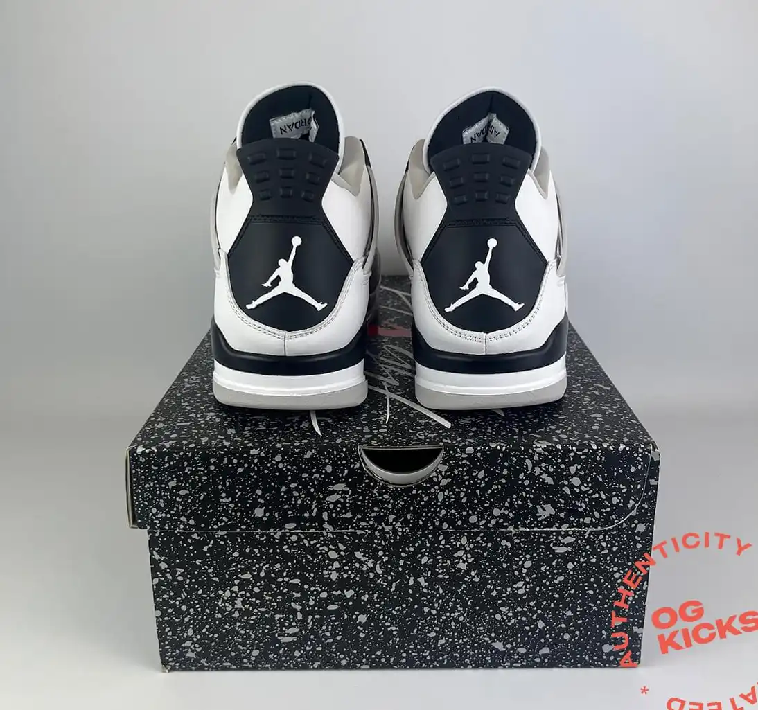 Jordan 4 Retro Military Black UK9