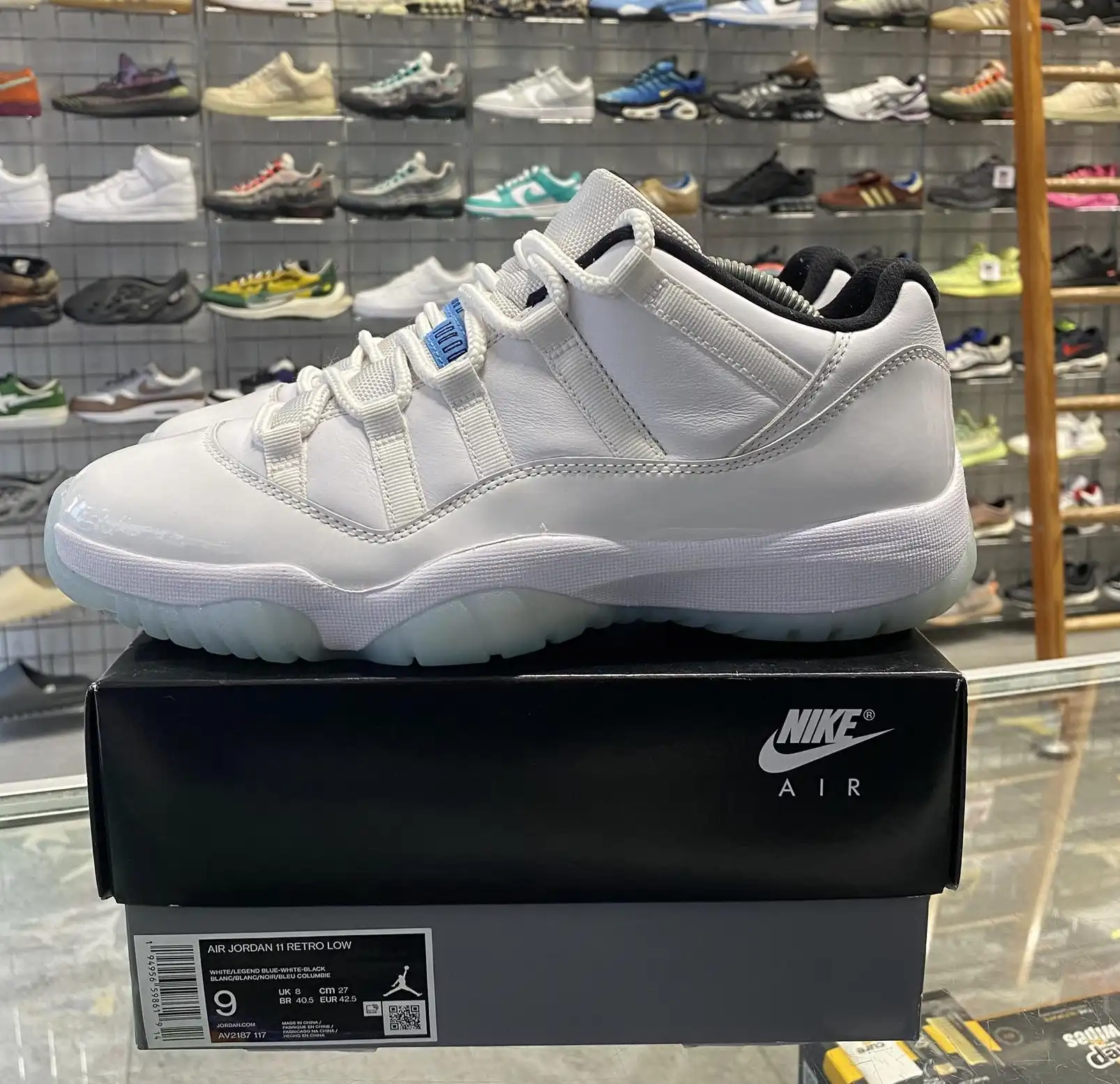 Jordan 11 Retro Low 'Legend Blue' UK8