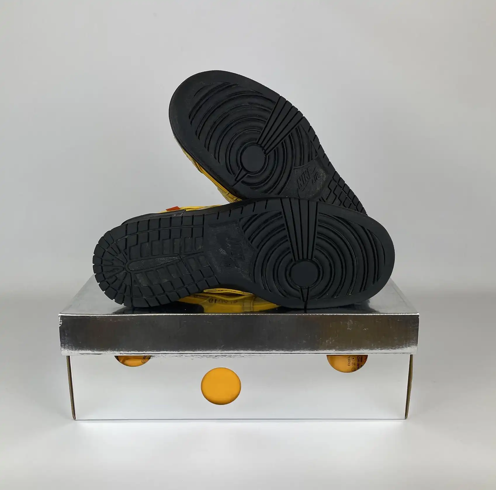 Nike Air Rubber Dunk Off-White University Gold UK8.5