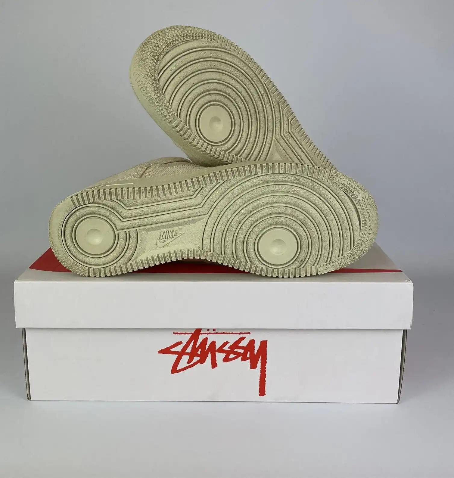 Nike Air Force 1 Low Stussy Fossil UK8
