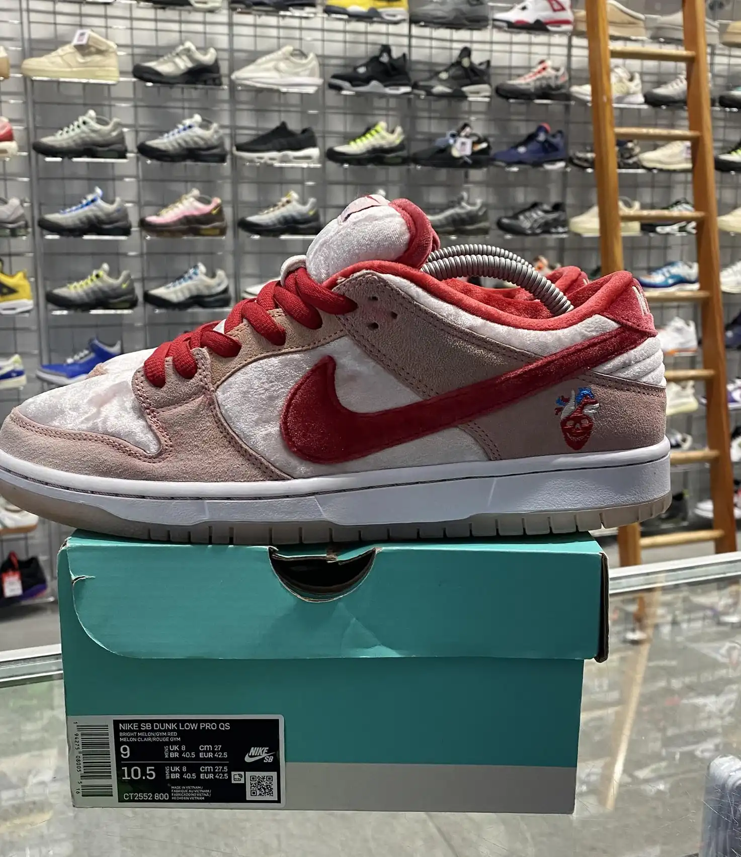 Nike SB Dunk Low 'StrangeLove Skateboards' UK8
