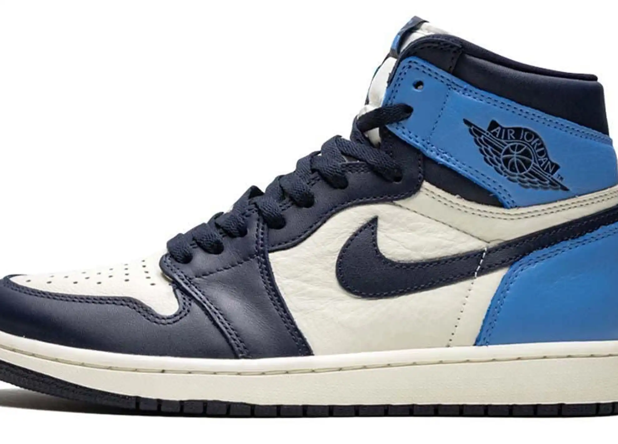 Air  Jordan 1 Retro High Obsidian UNC