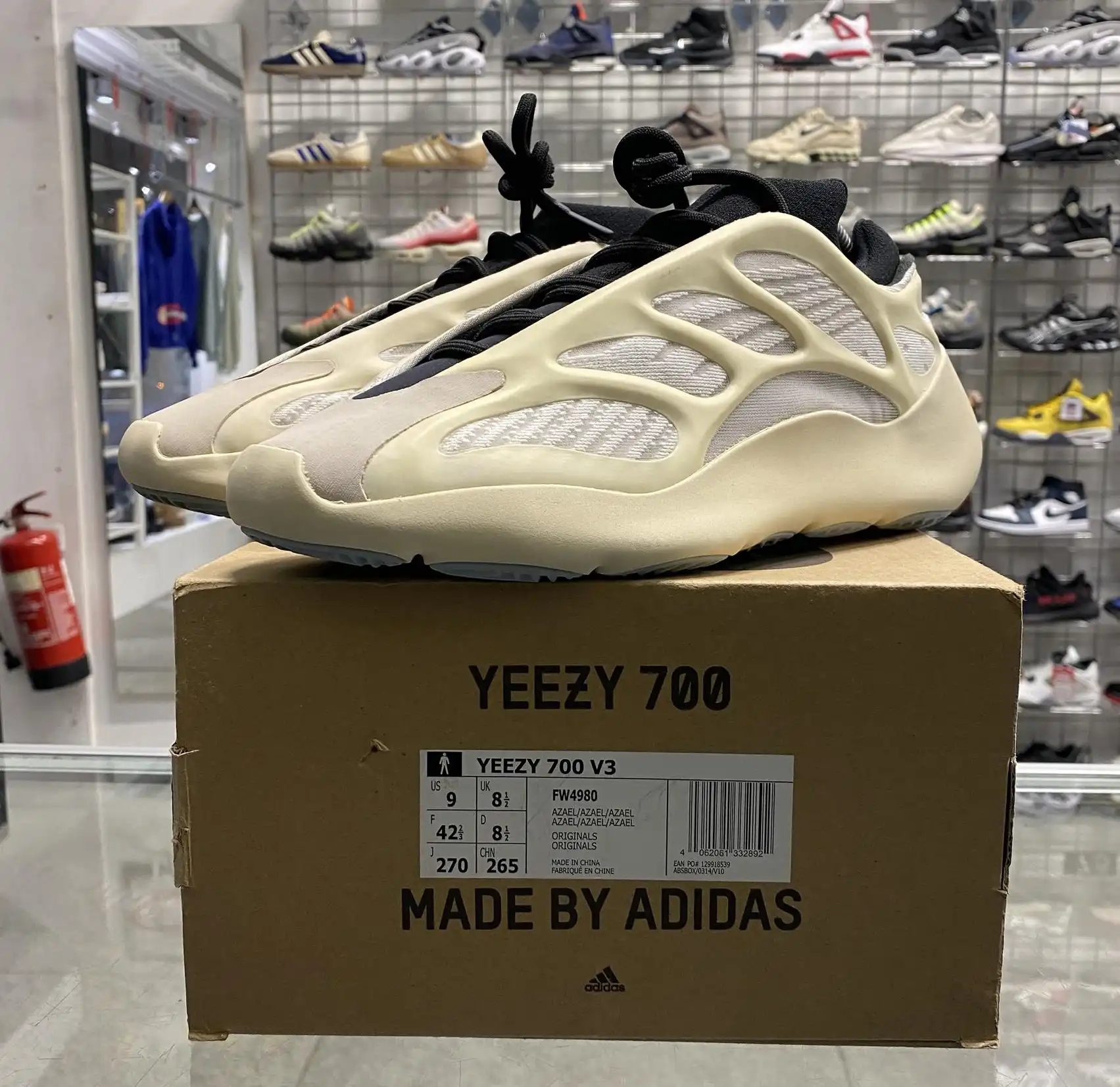 Adidas Yeezy 700 V3 'Azael' UK8.5
