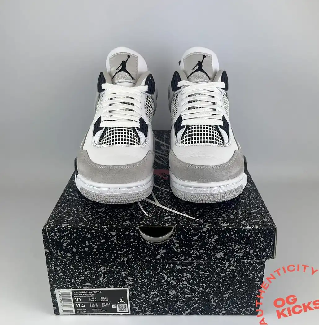 Jordan 4 Retro Military Black UK9